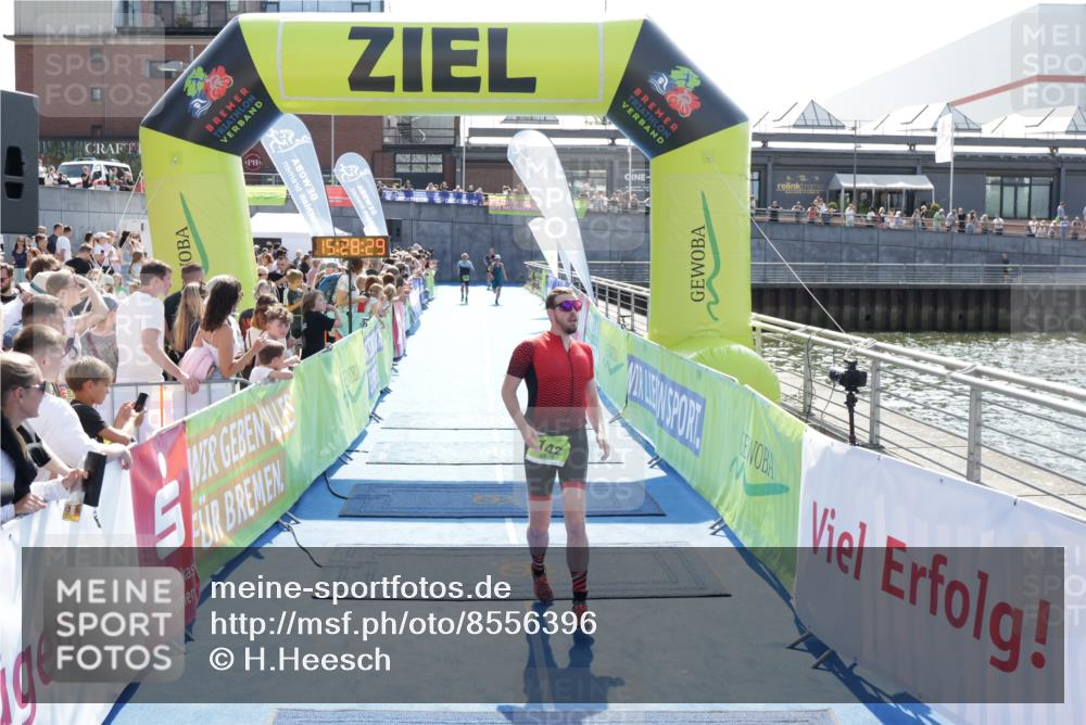 10.08.2025 - GEWOBA Citytriathlon Bremen H.Heesch http://msf.ph/oto/8556396 10.08.2025 15:28:33 Ziel 142, 166, 418, 532 meine-sportfotos.de
