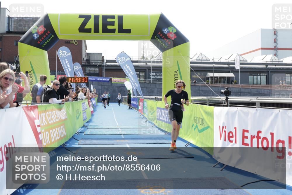 10.08.2025 - GEWOBA Citytriathlon Bremen H.Heesch http://msf.ph/oto/8556406 10.08.2025 14:28:34 Ziel 978, 1019 meine-sportfotos.de