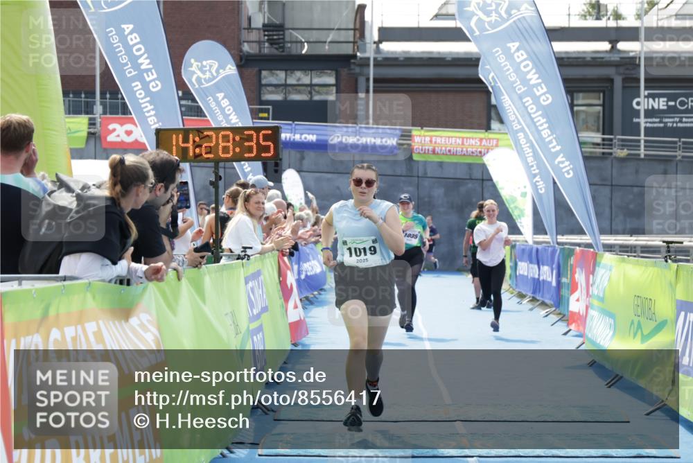 10.08.2025 - GEWOBA Citytriathlon Bremen H.Heesch http://msf.ph/oto/8556417 10.08.2025 14:28:38 Ziel 978, 1019 meine-sportfotos.de