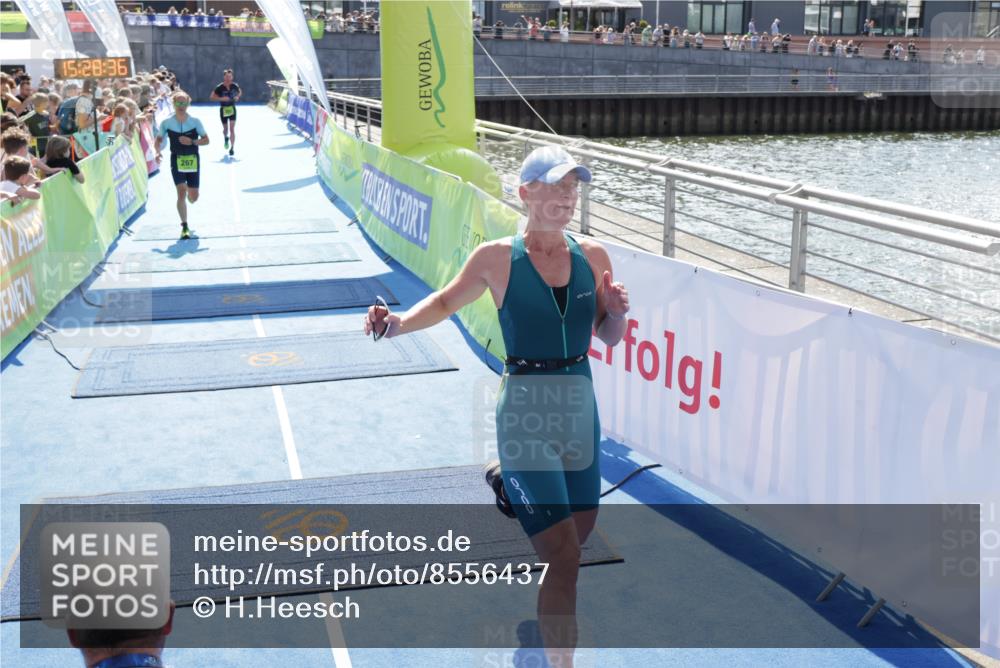 10.08.2025 - GEWOBA Citytriathlon Bremen H.Heesch http://msf.ph/oto/8556437 10.08.2025 15:28:40 Ziel 202, 267, 532 meine-sportfotos.de