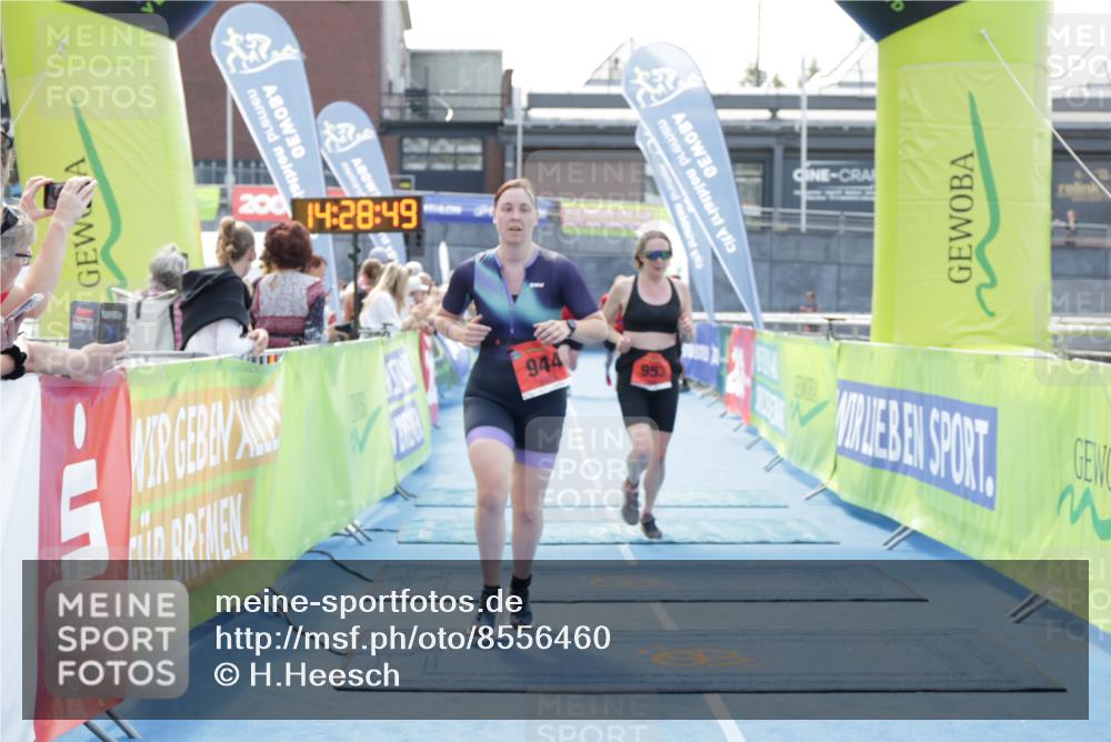 10.08.2025 - GEWOBA Citytriathlon Bremen H.Heesch http://msf.ph/oto/8556460 10.08.2025 14:28:52 Ziel 944, 953, 1025 meine-sportfotos.de