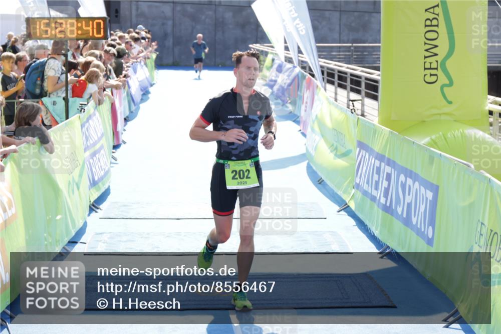 10.08.2025 - GEWOBA Citytriathlon Bremen H.Heesch http://msf.ph/oto/8556467 10.08.2025 15:28:44 Ziel 202, 267, 288, 532 meine-sportfotos.de