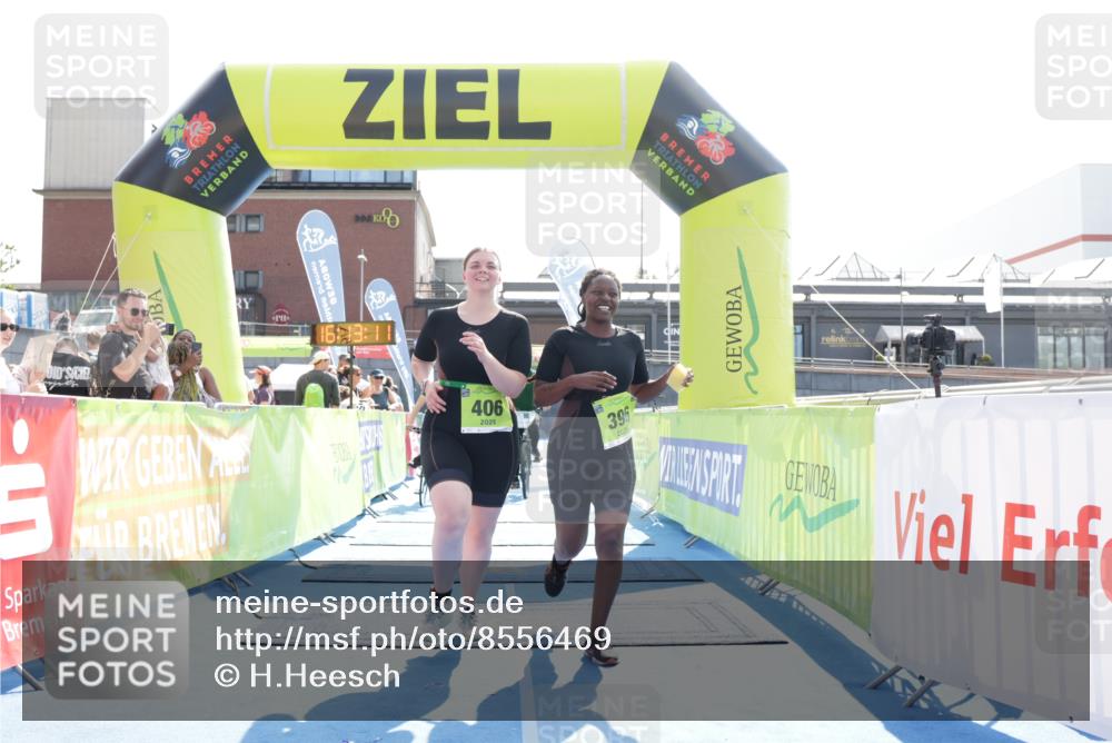 10.08.2025 - GEWOBA Citytriathlon Bremen H.Heesch http://msf.ph/oto/8556469 10.08.2025 16:13:14 Ziel 396, 406 meine-sportfotos.de
