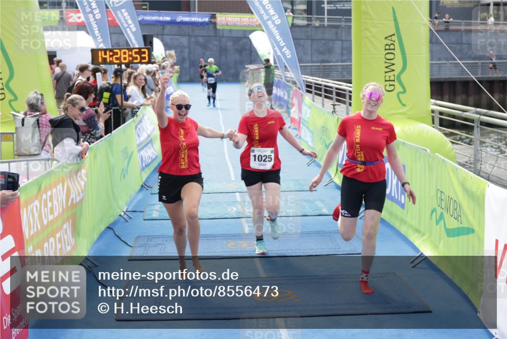 10.08.2025 - GEWOBA Citytriathlon Bremen H.Heesch http://msf.ph/oto/8556473 10.08.2025 14:28:57 Ziel 944, 953, 1001, 1025 meine-sportfotos.de