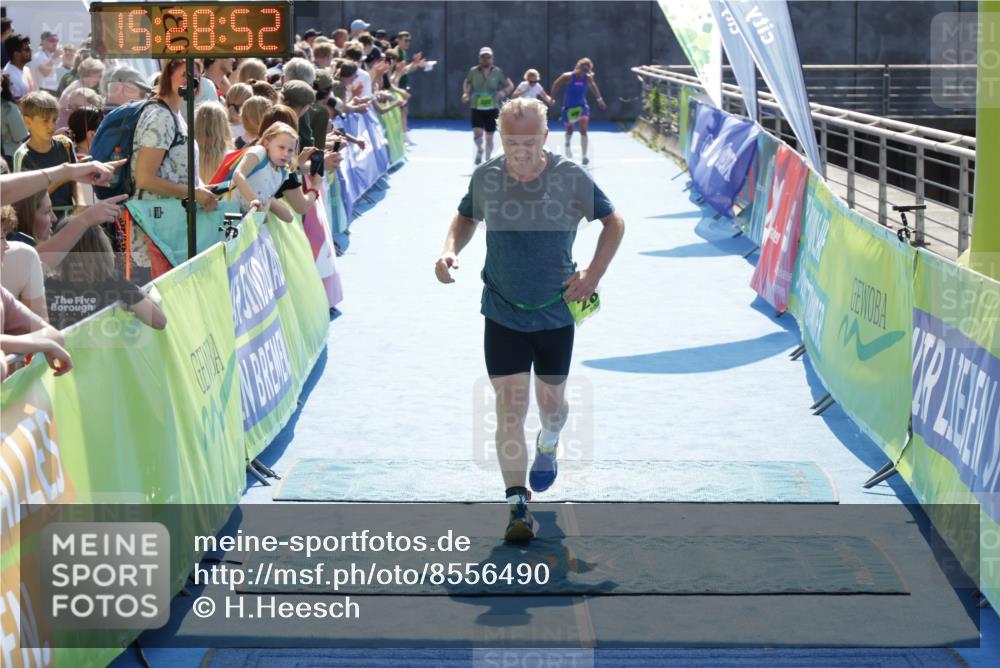 10.08.2025 - GEWOBA Citytriathlon Bremen H.Heesch http://msf.ph/oto/8556490 10.08.2025 15:28:56 Ziel  meine-sportfotos.de
