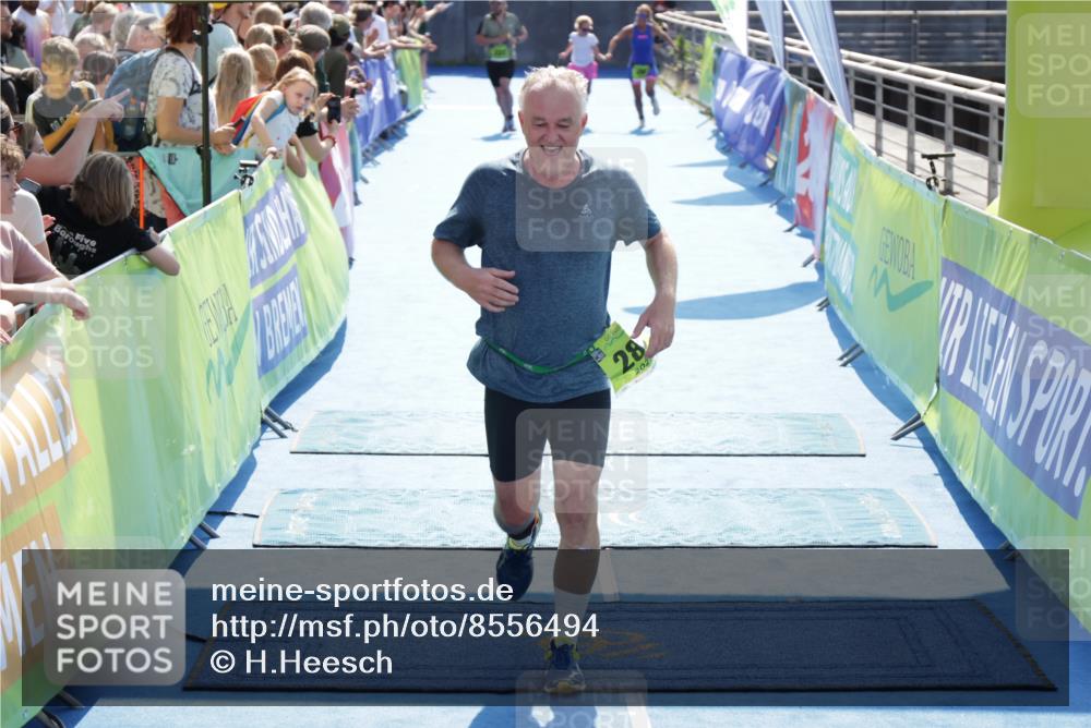 10.08.2025 - GEWOBA Citytriathlon Bremen H.Heesch http://msf.ph/oto/8556494 10.08.2025 15:28:57 Ziel  meine-sportfotos.de