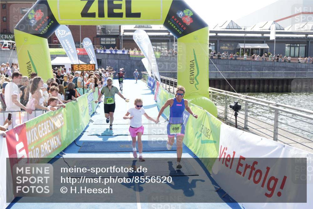 10.08.2025 - GEWOBA Citytriathlon Bremen H.Heesch http://msf.ph/oto/8556520 10.08.2025 15:29:04 Ziel 222, 326, 499 meine-sportfotos.de