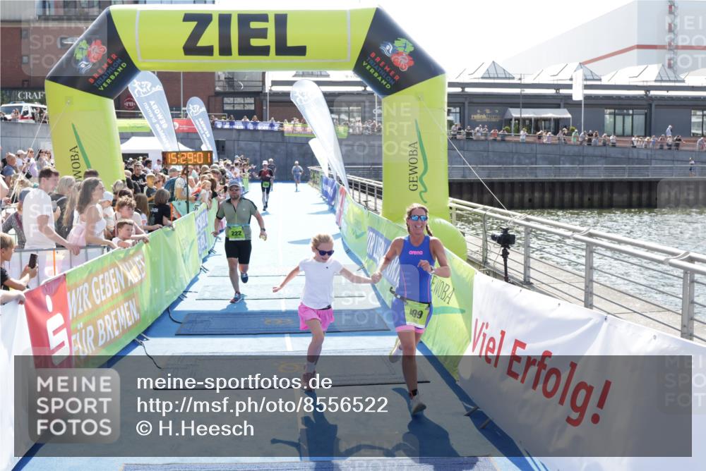 10.08.2025 - GEWOBA Citytriathlon Bremen H.Heesch http://msf.ph/oto/8556522 10.08.2025 15:29:05 Ziel 222, 326, 499 meine-sportfotos.de