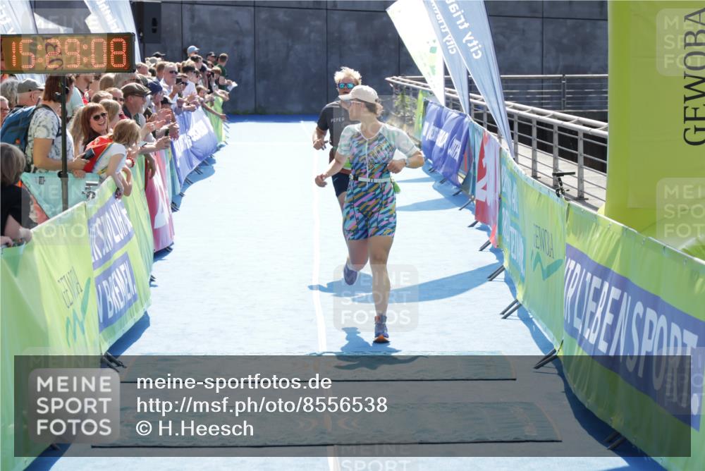 10.08.2025 - GEWOBA Citytriathlon Bremen H.Heesch http://msf.ph/oto/8556538 10.08.2025 15:29:12 Ziel 145, 222, 326, 349 meine-sportfotos.de