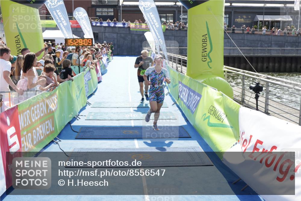 10.08.2025 - GEWOBA Citytriathlon Bremen H.Heesch http://msf.ph/oto/8556547 10.08.2025 15:29:13 Ziel 145, 222, 326, 349 meine-sportfotos.de