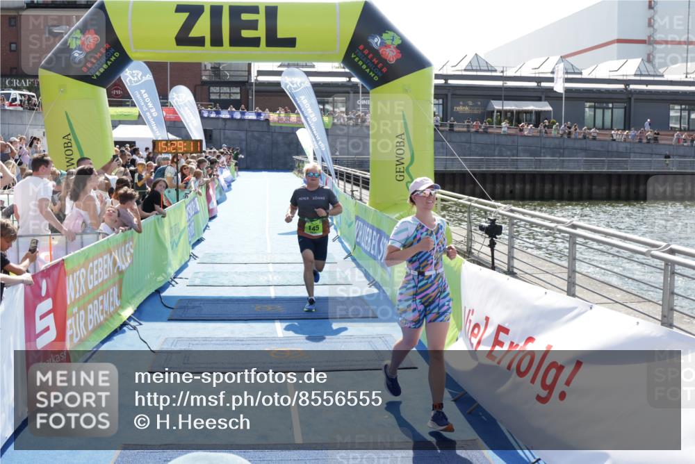 10.08.2025 - GEWOBA Citytriathlon Bremen H.Heesch http://msf.ph/oto/8556555 10.08.2025 15:29:15 Ziel 145, 326, 349 meine-sportfotos.de