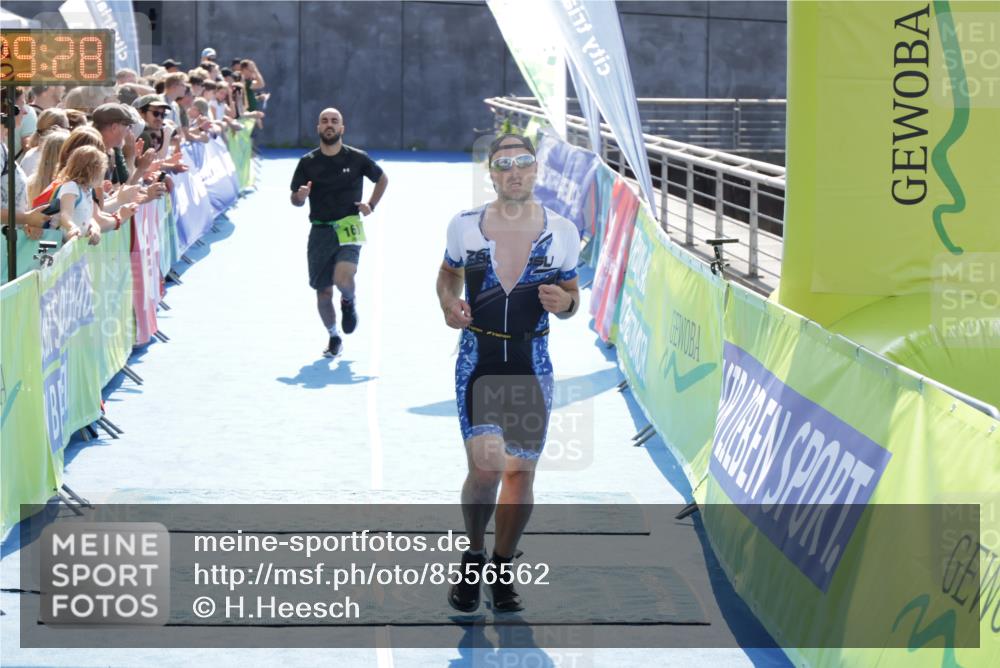 10.08.2025 - GEWOBA Citytriathlon Bremen H.Heesch http://msf.ph/oto/8556562 10.08.2025 15:29:32 Ziel 160, 251 meine-sportfotos.de