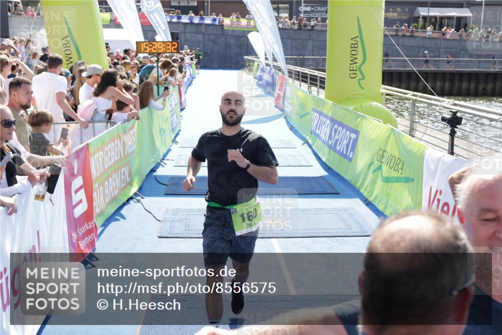 10.08.2025 - GEWOBA Citytriathlon Bremen H.Heesch http://msf.ph/oto/8556575 10.08.2025 15:29:36 Ziel 160, 251 meine-sportfotos.de