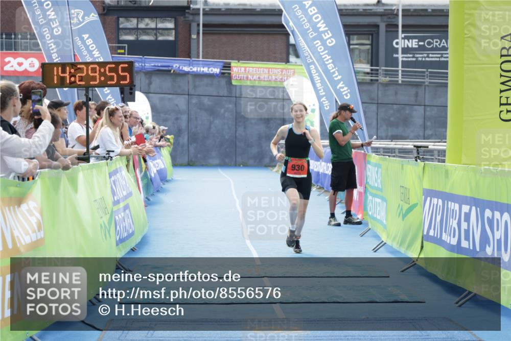 10.08.2025 - GEWOBA Citytriathlon Bremen H.Heesch http://msf.ph/oto/8556576 10.08.2025 14:29:59 Ziel 930 meine-sportfotos.de