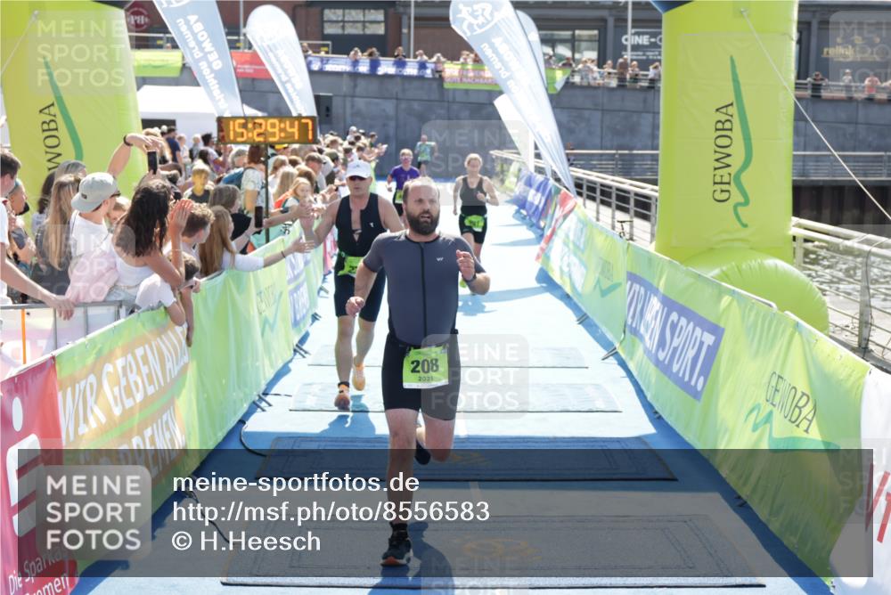10.08.2025 - GEWOBA Citytriathlon Bremen H.Heesch http://msf.ph/oto/8556583 10.08.2025 15:29:50 Ziel 208, 273, 426, 491 meine-sportfotos.de