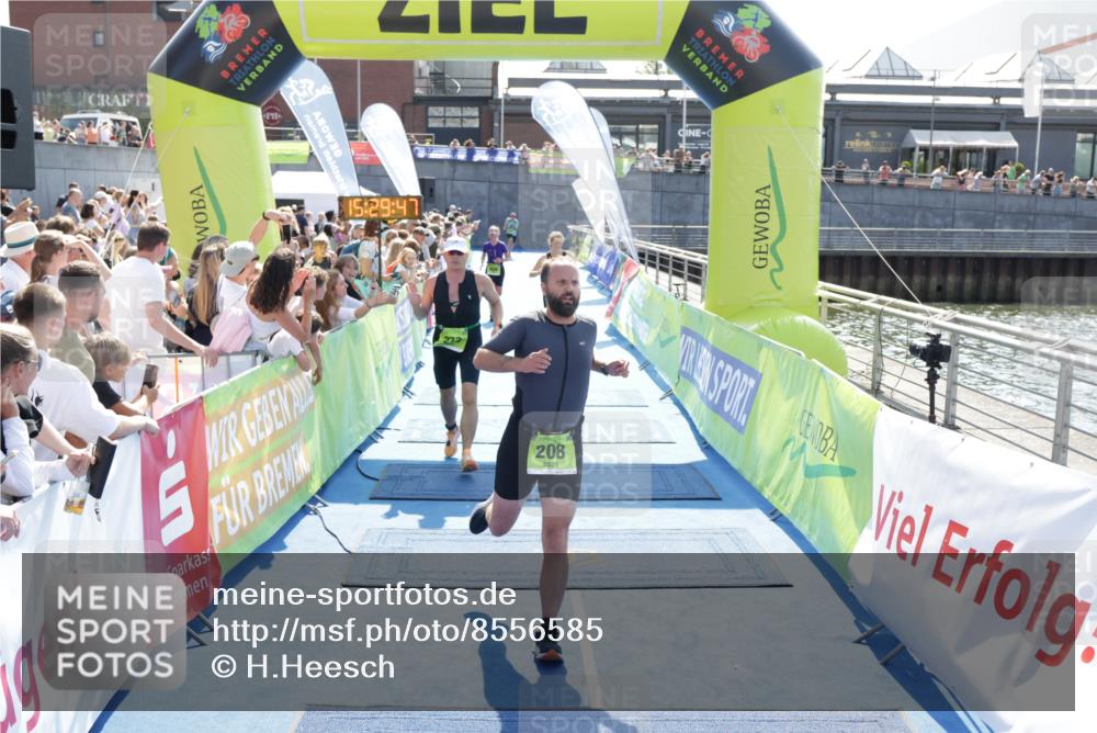 10.08.2025 - GEWOBA Citytriathlon Bremen H.Heesch http://msf.ph/oto/8556585 10.08.2025 15:29:51 Ziel 208, 273, 426, 491 meine-sportfotos.de