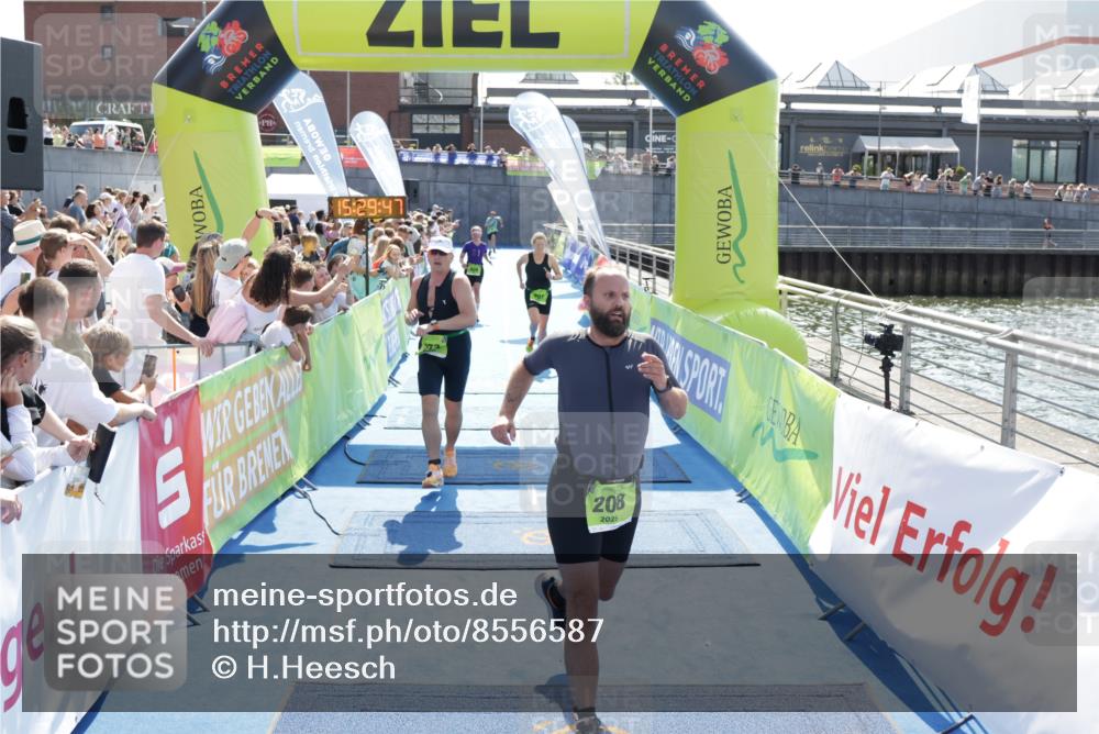 10.08.2025 - GEWOBA Citytriathlon Bremen H.Heesch http://msf.ph/oto/8556587 10.08.2025 15:29:51 Ziel 208, 273, 426, 491 meine-sportfotos.de