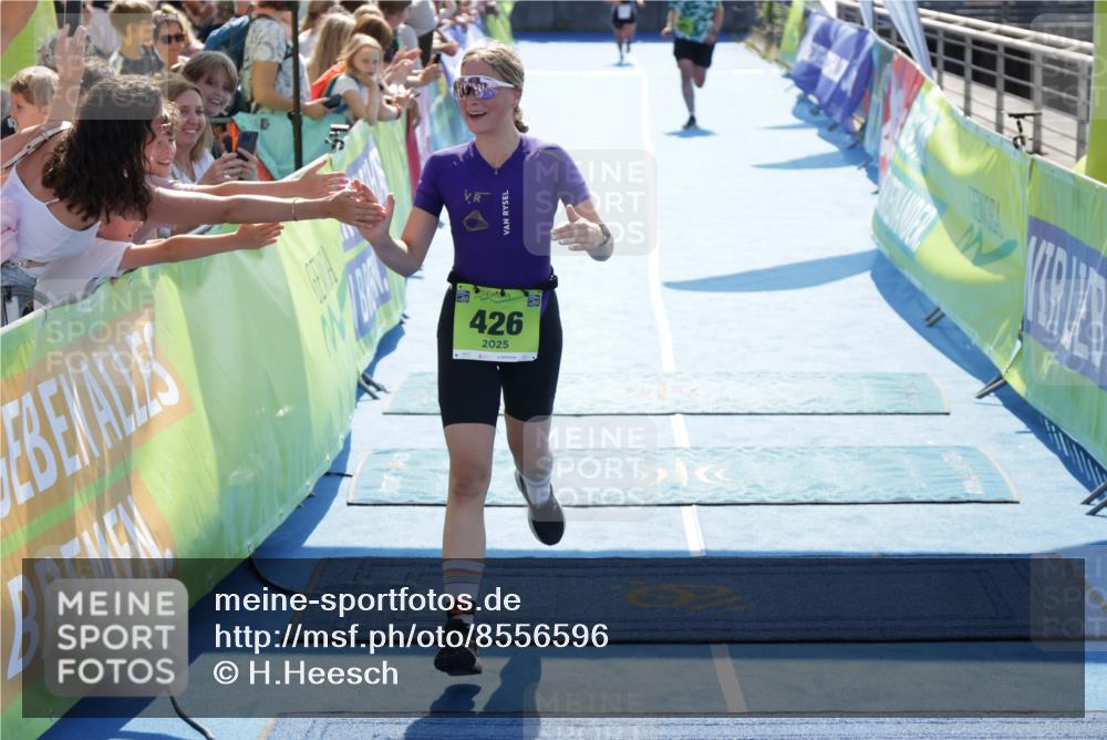 10.08.2025 - GEWOBA Citytriathlon Bremen H.Heesch http://msf.ph/oto/8556596 10.08.2025 15:29:54 Ziel 208, 221, 273, 426, 491 meine-sportfotos.de