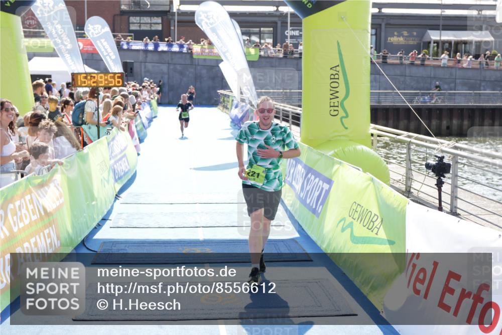 10.08.2025 - GEWOBA Citytriathlon Bremen H.Heesch http://msf.ph/oto/8556612 10.08.2025 15:30:00 Ziel 221, 426, 487, 491 meine-sportfotos.de