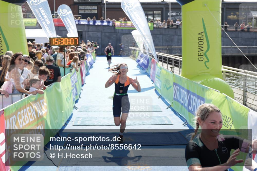 10.08.2025 - GEWOBA Citytriathlon Bremen H.Heesch http://msf.ph/oto/8556642 10.08.2025 15:30:11 Ziel 405, 487 meine-sportfotos.de