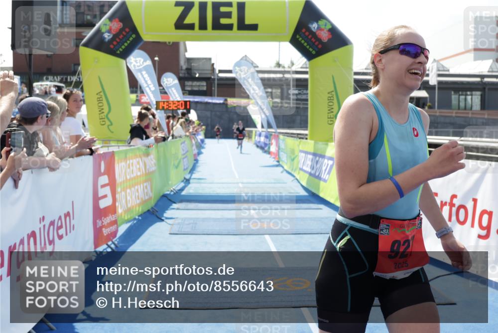 10.08.2025 - GEWOBA Citytriathlon Bremen H.Heesch http://msf.ph/oto/8556643 10.08.2025 14:32:04 Ziel 920, 927, 955 meine-sportfotos.de