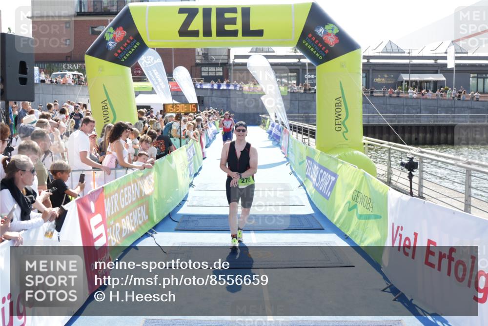 10.08.2025 - GEWOBA Citytriathlon Bremen H.Heesch http://msf.ph/oto/8556659 10.08.2025 15:30:18 Ziel 80, 249, 278, 405 meine-sportfotos.de