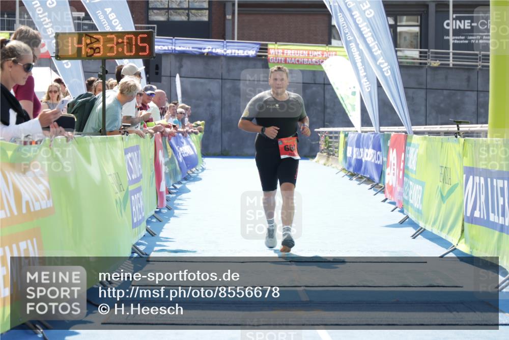10.08.2025 - GEWOBA Citytriathlon Bremen H.Heesch http://msf.ph/oto/8556678 10.08.2025 14:33:08 Ziel 664 meine-sportfotos.de