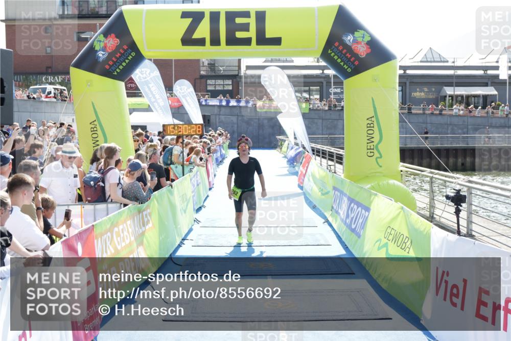 10.08.2025 - GEWOBA Citytriathlon Bremen H.Heesch http://msf.ph/oto/8556692 10.08.2025 15:30:32 Ziel 57, 262 meine-sportfotos.de