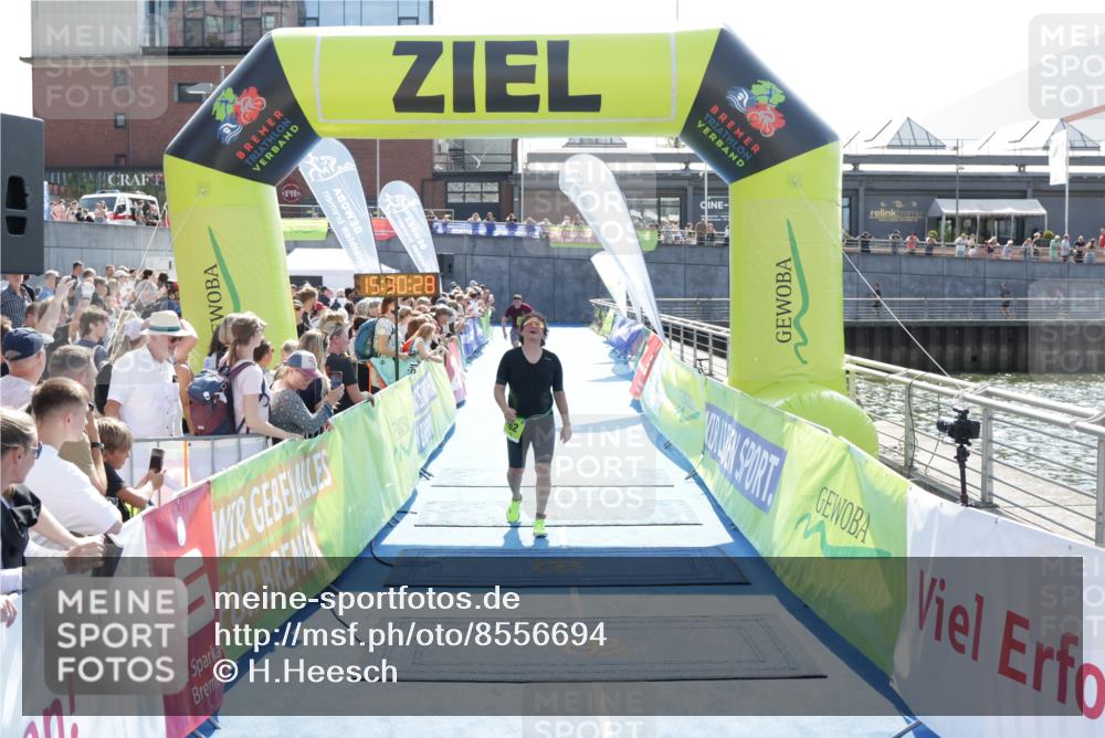 10.08.2025 - GEWOBA Citytriathlon Bremen H.Heesch http://msf.ph/oto/8556694 10.08.2025 15:30:32 Ziel 57, 262 meine-sportfotos.de