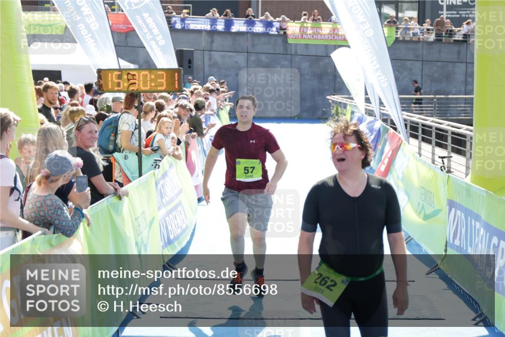 10.08.2025 - GEWOBA Citytriathlon Bremen H.Heesch http://msf.ph/oto/8556698 10.08.2025 15:30:35 Ziel 57, 262 meine-sportfotos.de