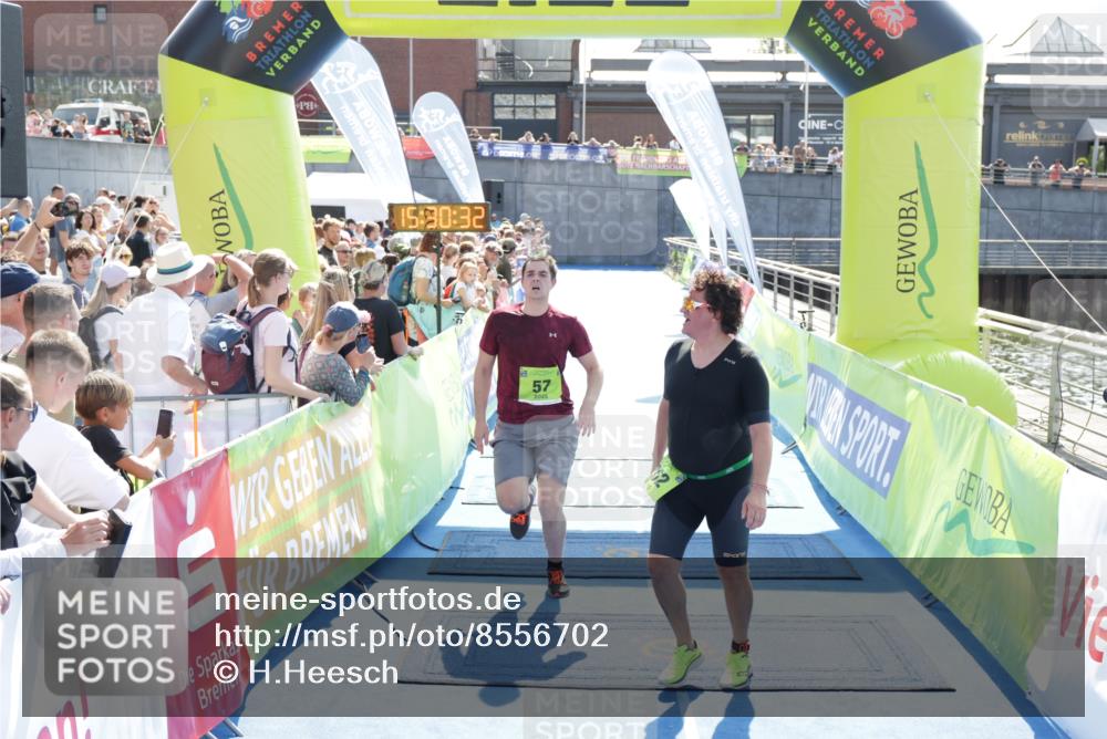 10.08.2025 - GEWOBA Citytriathlon Bremen H.Heesch http://msf.ph/oto/8556702 10.08.2025 15:30:36 Ziel 57, 262 meine-sportfotos.de