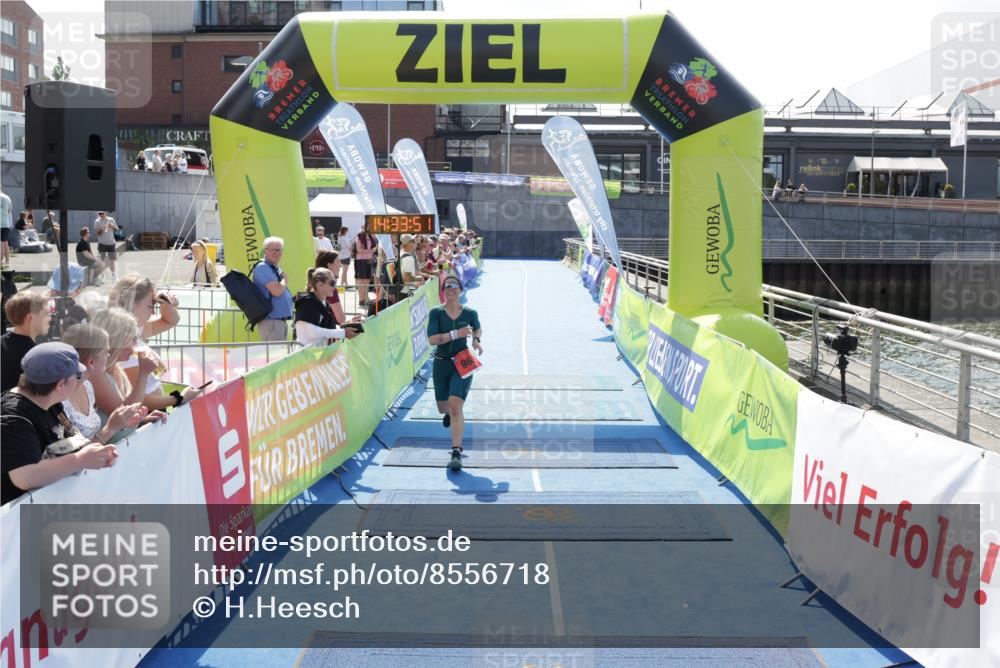 10.08.2025 - GEWOBA Citytriathlon Bremen H.Heesch http://msf.ph/oto/8556718 10.08.2025 14:33:55 Ziel 754, 762, 965 meine-sportfotos.de