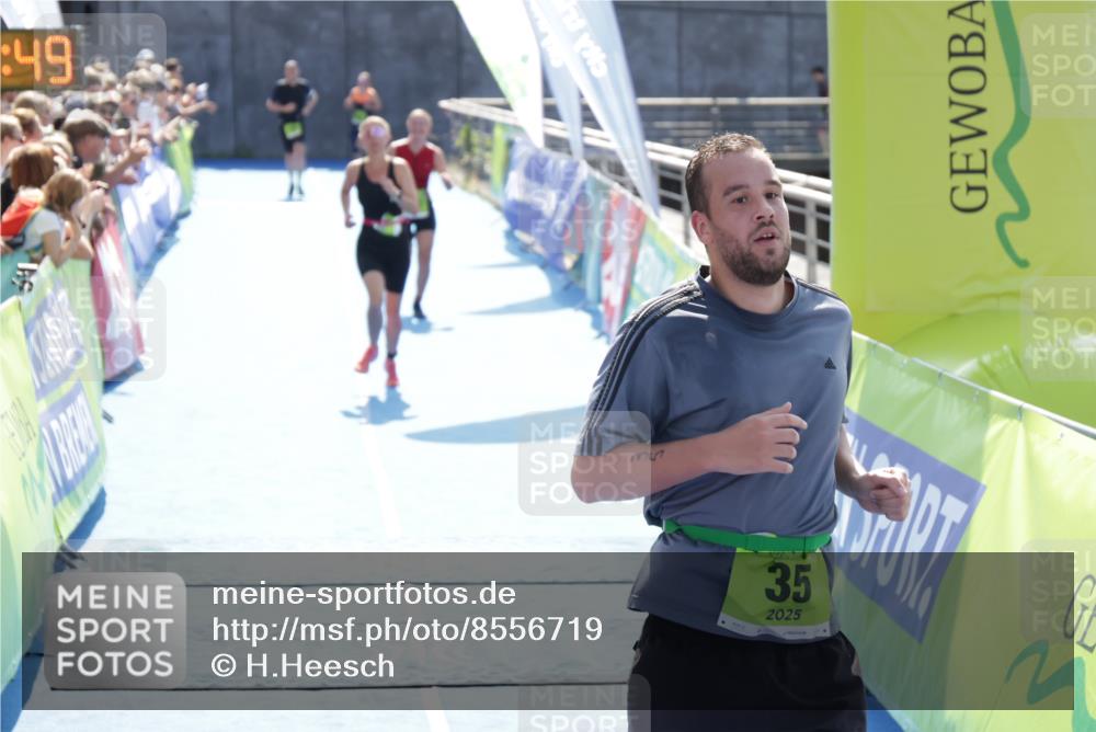 10.08.2025 - GEWOBA Citytriathlon Bremen H.Heesch http://msf.ph/oto/8556719 10.08.2025 15:30:53 Ziel 35, 110, 351, 365, 483 meine-sportfotos.de