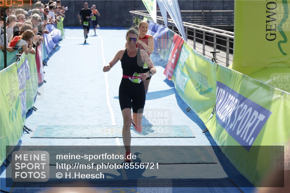 10.08.2025 - GEWOBA Citytriathlon Bremen H.Heesch http://msf.ph/oto/8556721 10.08.2025 15:30:55 Ziel 35, 110, 351, 365, 483 meine-sportfotos.de