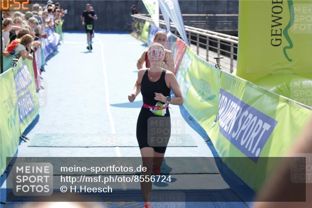 10.08.2025 - GEWOBA Citytriathlon Bremen H.Heesch http://msf.ph/oto/8556724 10.08.2025 15:30:56 Ziel 35, 110, 351, 365, 483 meine-sportfotos.de