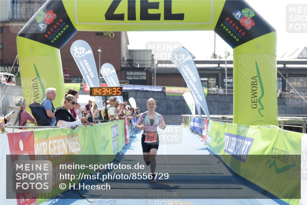10.08.2025 - GEWOBA Citytriathlon Bremen H.Heesch http://msf.ph/oto/8556729 10.08.2025 14:34:38 Ziel 954 meine-sportfotos.de