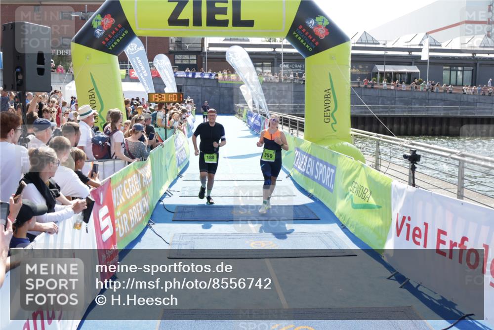 10.08.2025 - GEWOBA Citytriathlon Bremen H.Heesch http://msf.ph/oto/8556742 10.08.2025 15:31:04 Ziel 180, 350 meine-sportfotos.de
