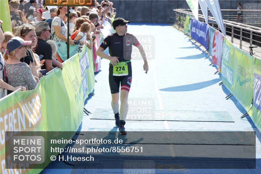 10.08.2025 - GEWOBA Citytriathlon Bremen H.Heesch http://msf.ph/oto/8556751 10.08.2025 15:31:13 Ziel 274 meine-sportfotos.de
