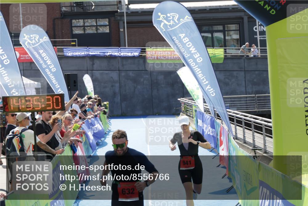 10.08.2025 - GEWOBA Citytriathlon Bremen H.Heesch http://msf.ph/oto/8556766 10.08.2025 14:35:33 Ziel 596, 632, 652, 941 meine-sportfotos.de