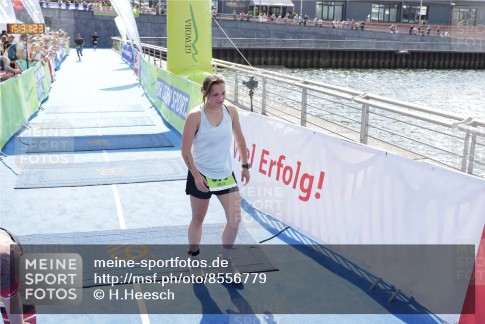 10.08.2025 - GEWOBA Citytriathlon Bremen H.Heesch http://msf.ph/oto/8556779 10.08.2025 15:31:27 Ziel 73, 376 meine-sportfotos.de