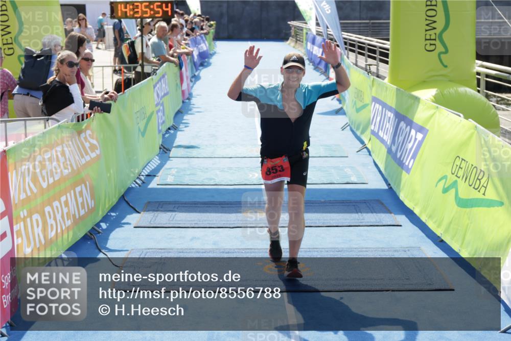 10.08.2025 - GEWOBA Citytriathlon Bremen H.Heesch http://msf.ph/oto/8556788 10.08.2025 14:35:58 Ziel 853 meine-sportfotos.de