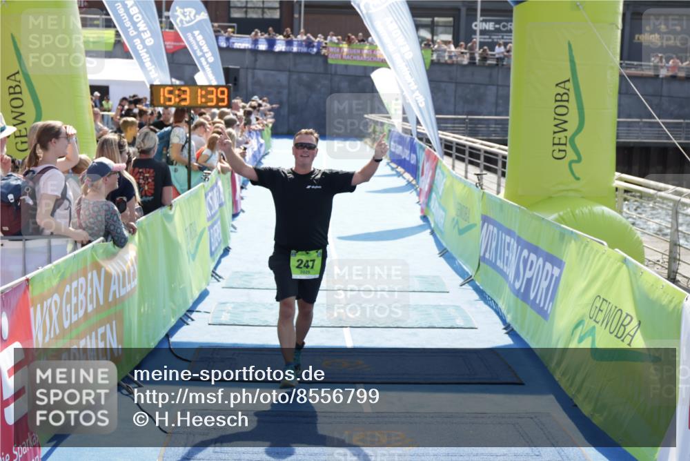 10.08.2025 - GEWOBA Citytriathlon Bremen H.Heesch http://msf.ph/oto/8556799 10.08.2025 15:31:43 Ziel 247 meine-sportfotos.de