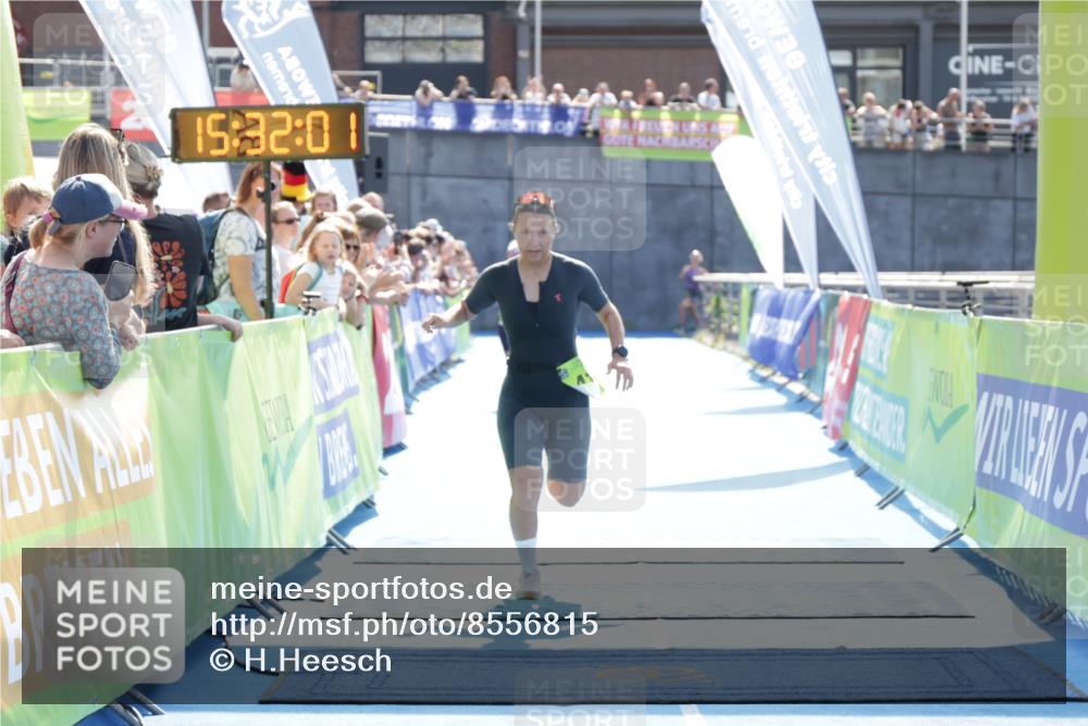 10.08.2025 - GEWOBA Citytriathlon Bremen H.Heesch http://msf.ph/oto/8556815 10.08.2025 15:32:05 Ziel 411, 461 meine-sportfotos.de