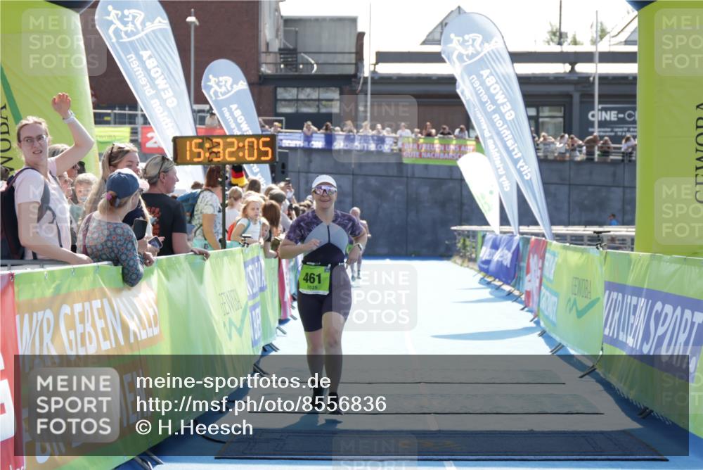 10.08.2025 - GEWOBA Citytriathlon Bremen H.Heesch http://msf.ph/oto/8556836 10.08.2025 15:32:09 Ziel 338, 411, 461 meine-sportfotos.de