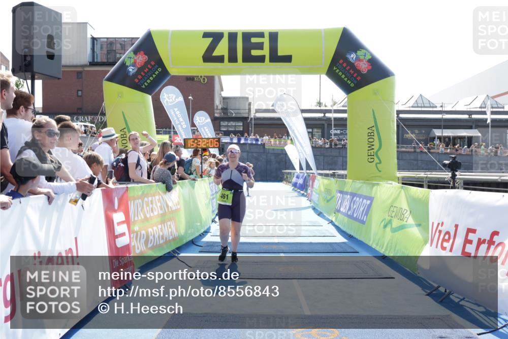 10.08.2025 - GEWOBA Citytriathlon Bremen H.Heesch http://msf.ph/oto/8556843 10.08.2025 15:32:10 Ziel 338, 411, 461 meine-sportfotos.de