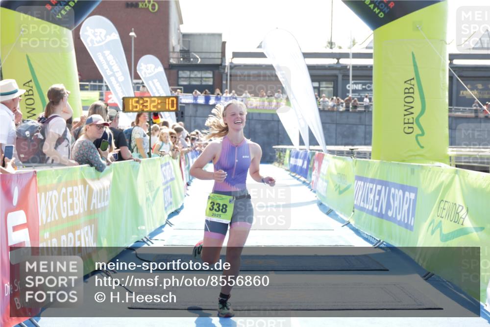 10.08.2025 - GEWOBA Citytriathlon Bremen H.Heesch http://msf.ph/oto/8556860 10.08.2025 15:32:14 Ziel 338, 461 meine-sportfotos.de