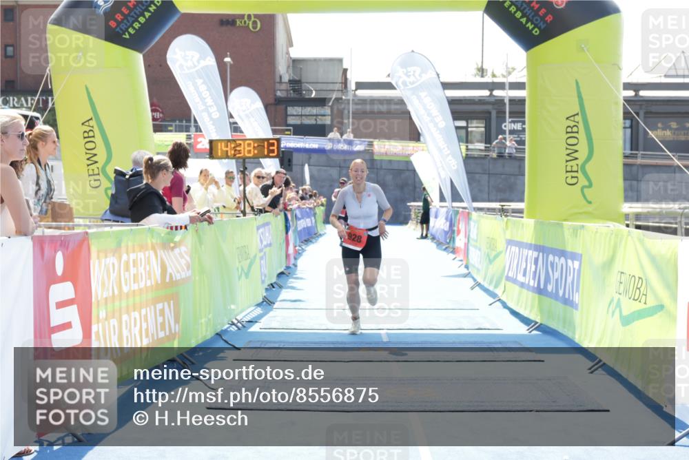 10.08.2025 - GEWOBA Citytriathlon Bremen H.Heesch http://msf.ph/oto/8556875 10.08.2025 14:38:17 Ziel 803, 928 meine-sportfotos.de
