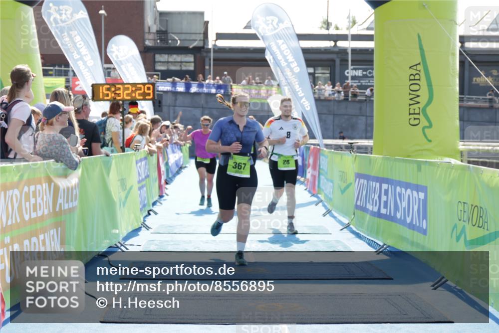 10.08.2025 - GEWOBA Citytriathlon Bremen H.Heesch http://msf.ph/oto/8556895 10.08.2025 15:32:33 Ziel 28, 189, 367, 448, 457 meine-sportfotos.de