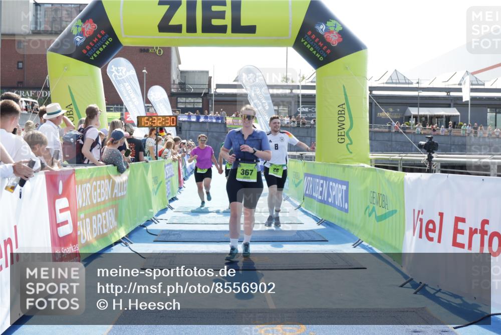 10.08.2025 - GEWOBA Citytriathlon Bremen H.Heesch http://msf.ph/oto/8556902 10.08.2025 15:32:34 Ziel 28, 189, 367, 448, 457 meine-sportfotos.de