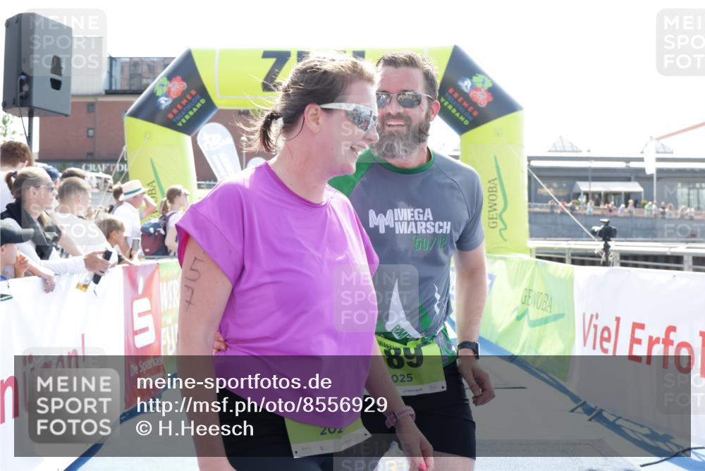 10.08.2025 - GEWOBA Citytriathlon Bremen H.Heesch http://msf.ph/oto/8556929 10.08.2025 15:32:40 Ziel 28, 189, 367, 448, 457 meine-sportfotos.de